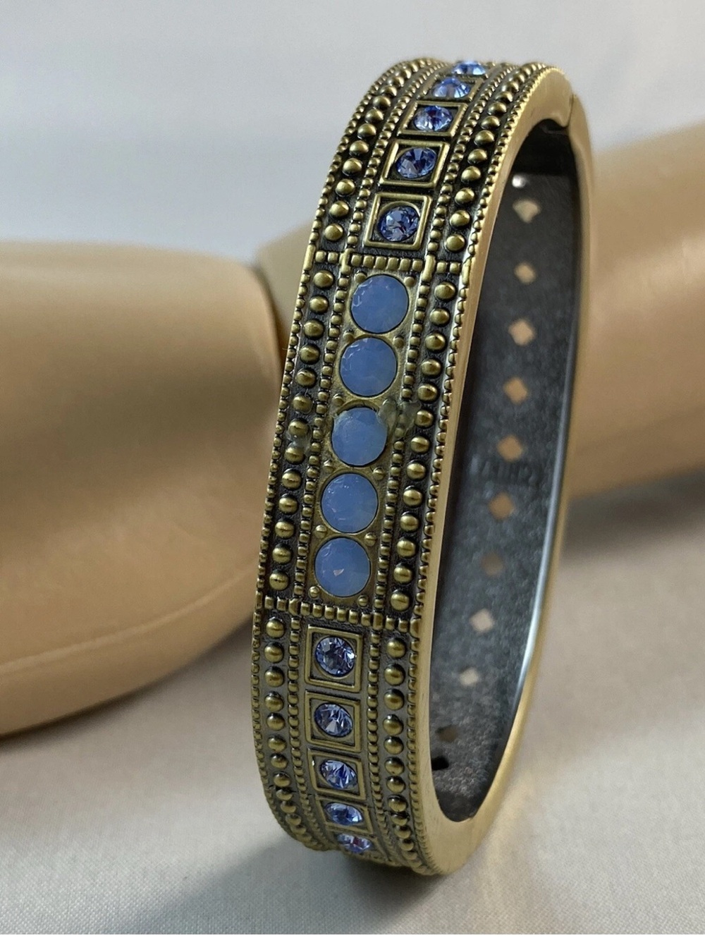 HEIDI DAUS “DOUBLE TROUBLE” CRYSTAL BANGLE BRACELET ~ M/L